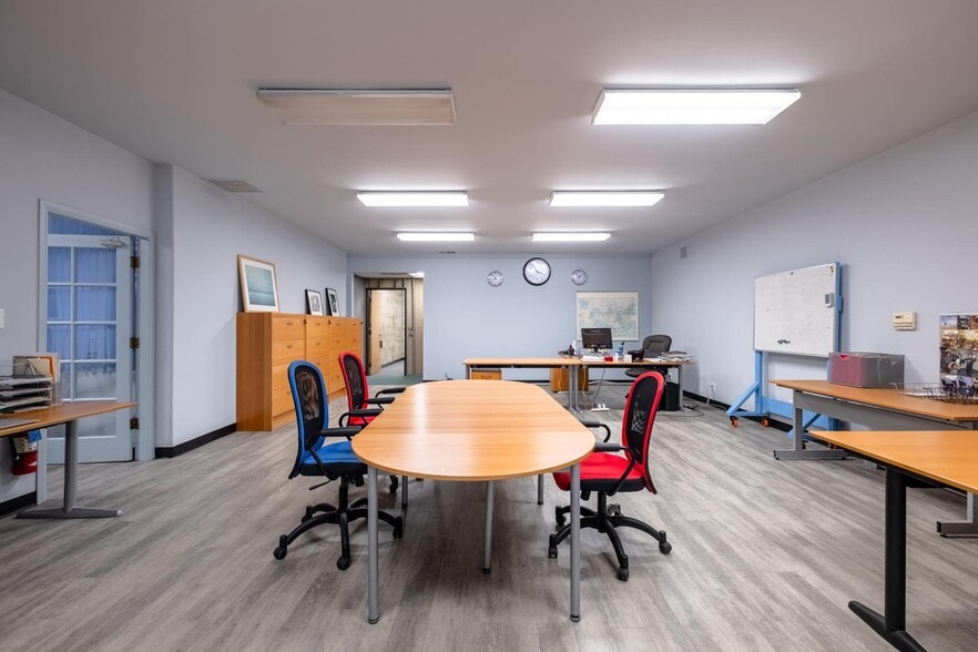 More Photos Of 22809 Lockness Ave, Torrance Warehouse For Sale