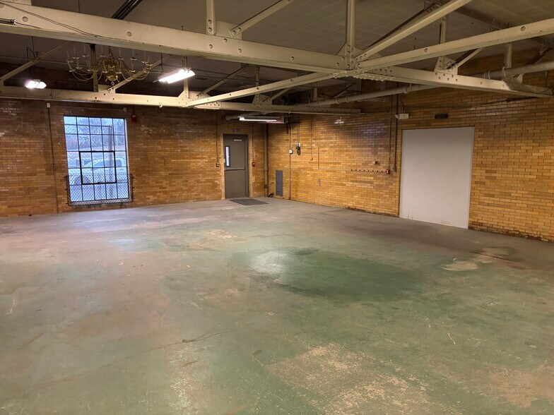 More Photos Of 1654 King St, Enfield Office For Lease