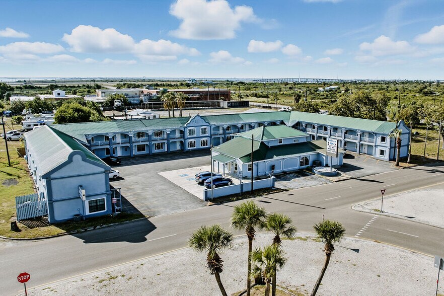 Primary Photo Of 545 N Commercial St, Aransas Pass Hotel For Sale
