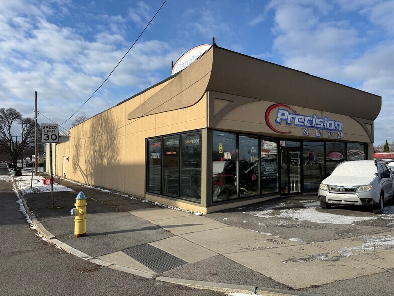 Primary Photo Of 7221 Niagara Falls Blvd, Niagara Falls Auto Repair For Sale