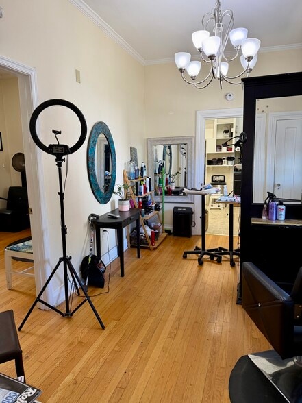 More Photos Of 209 E Boscawen St, Winchester Storefront Retail Residential For Lease