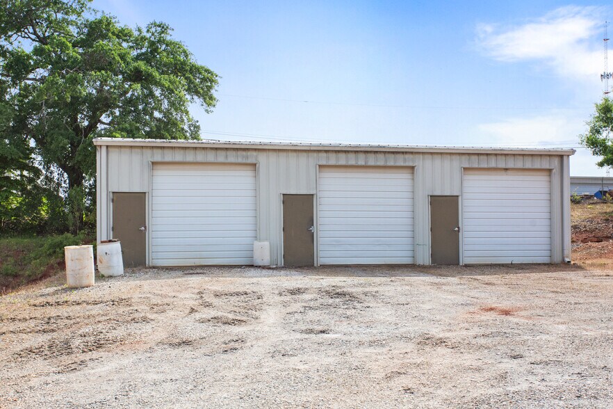 More Photos Of 245 Welpine Rd, Pendleton Warehouse For Lease