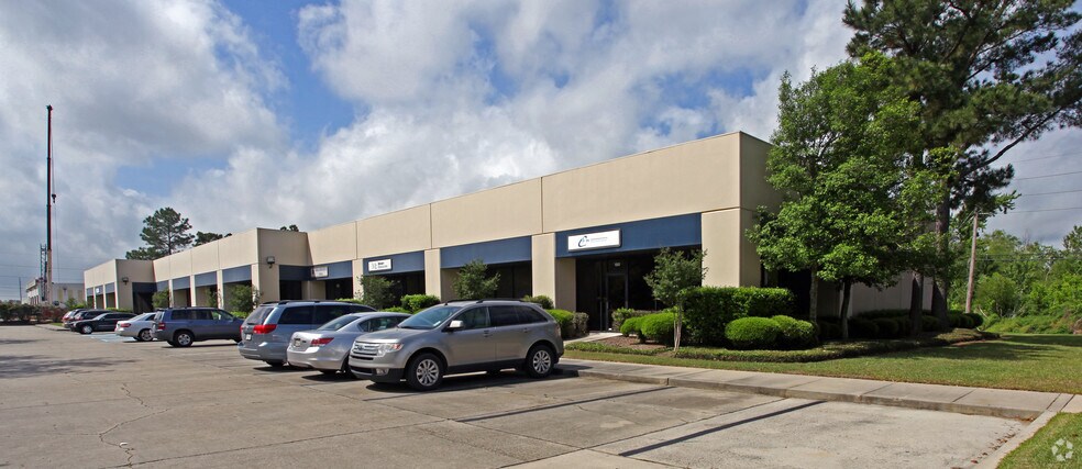 More Photos Of 115 James Dr W, Saint Rose Warehouse For Lease