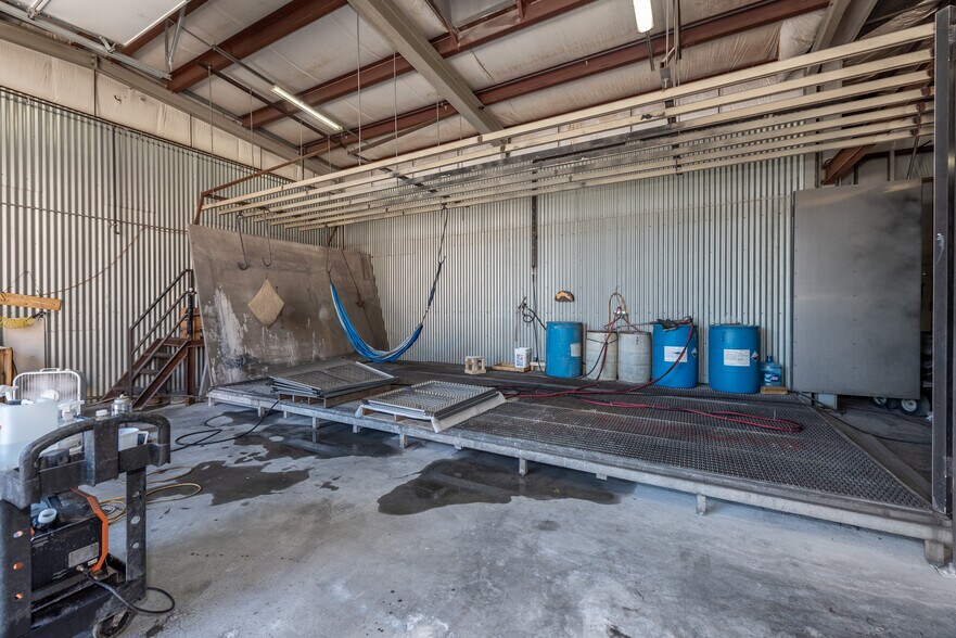 More Photos Of 36 W Pennsylvania Ave, Walkersville Warehouse For Sale