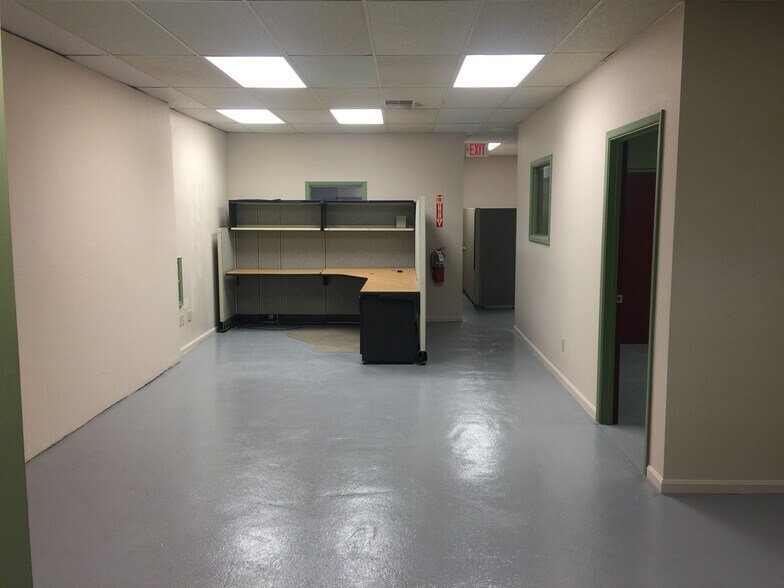 More Photos Of 1756 Tennessee Ave, Cincinnati Warehouse For Lease