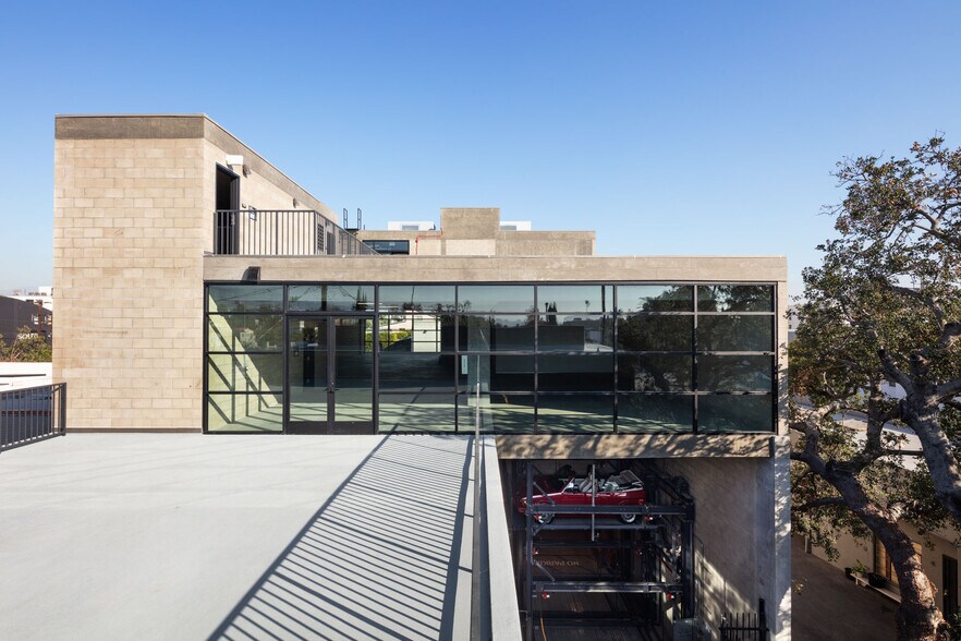 More Photos Of 743 Seward St, Los Angeles Office For Lease