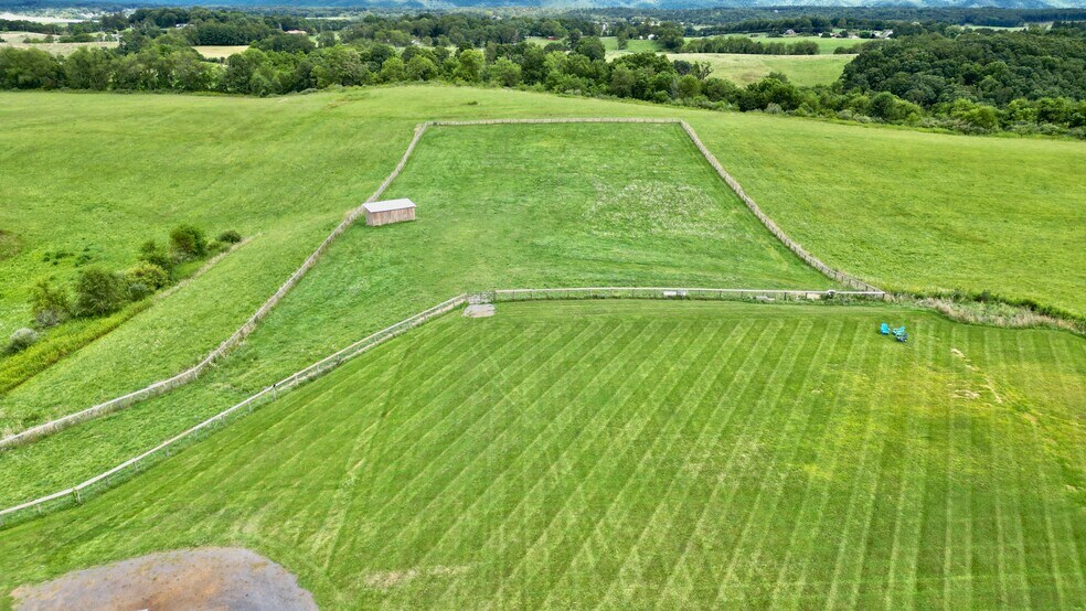 More Photos Of 3476 Fairview Rd, Lewisburg Specialty For Sale