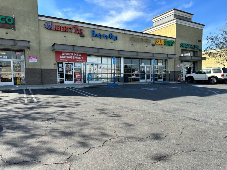 Primary Photo Of 909 S Central Ave, Compton Freestanding For Lease