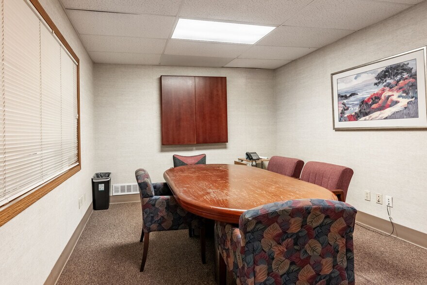 More Photos Of 890 W Lacey Blvd, Hanford Bank For Sale