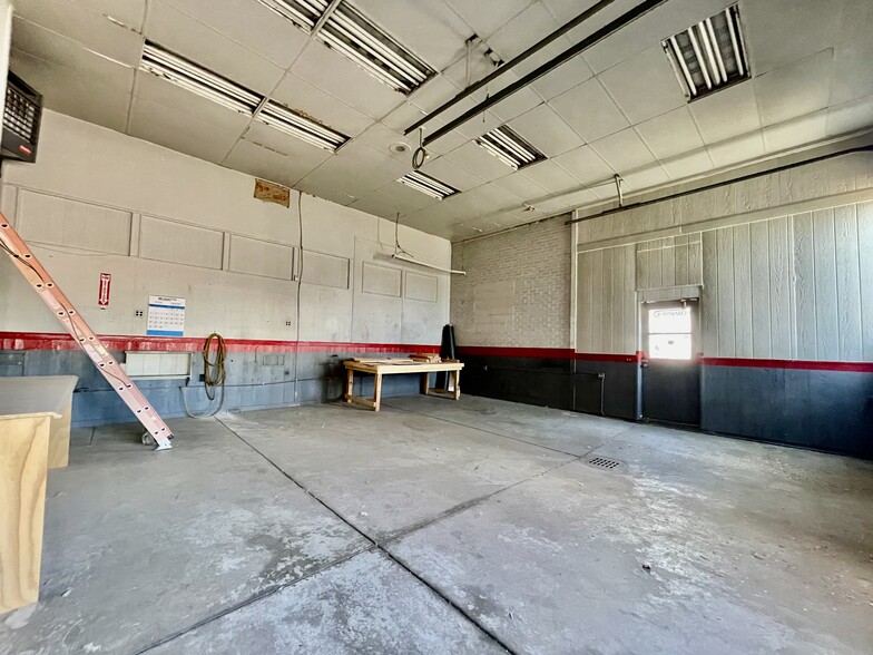 More Photos Of 7833 W Colfax Ave, Lakewood Auto Dealership For Lease