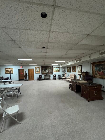 More Photos Of 8716 SE 15th St, Oklahoma City Distribution For Sale