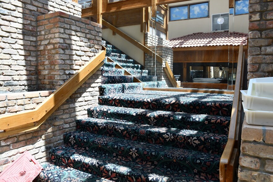 More Photos Of 10211 W Lincoln Hwy, Frankfort Restaurant For Lease