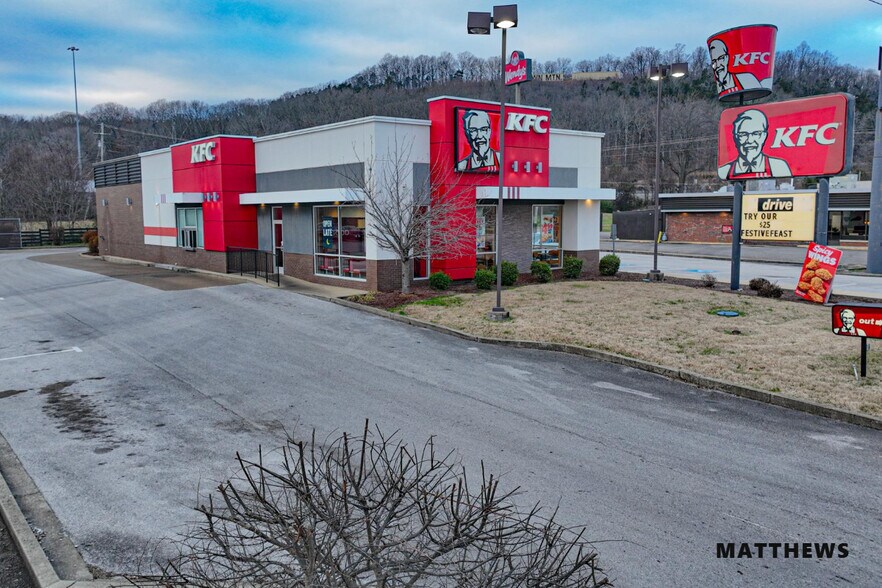 Primary Photo Of 812 Mammoth Cave St, Cave City Fast Food For Sale