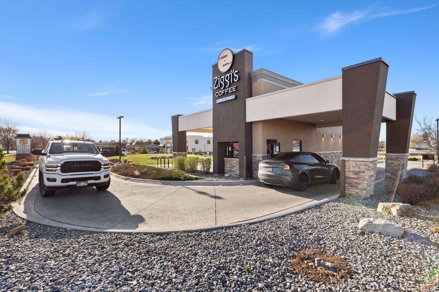 More Photos Of 1011 Mountain Ave, Berthoud Freestanding For Sale