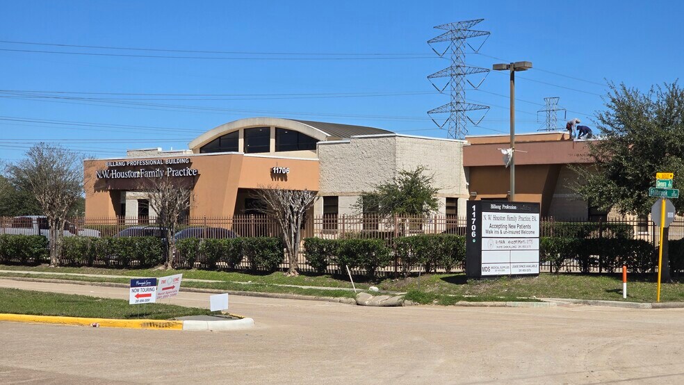 Primary Photo Of 11706 Fallbrook Dr, Houston Medical For Lease