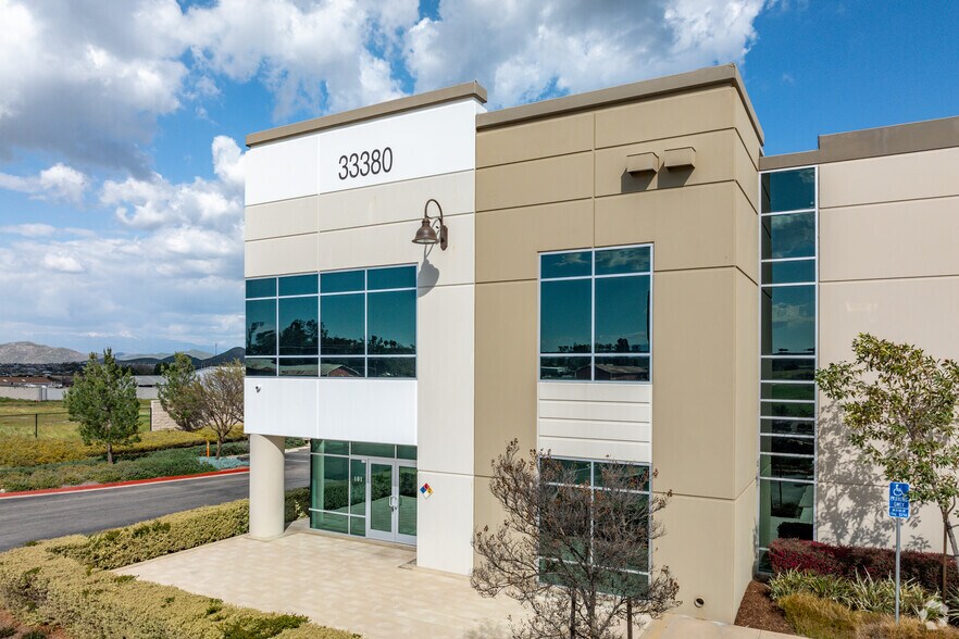 More Photos Of 33380 Zeiders Rd, Menifee Warehouse For Lease