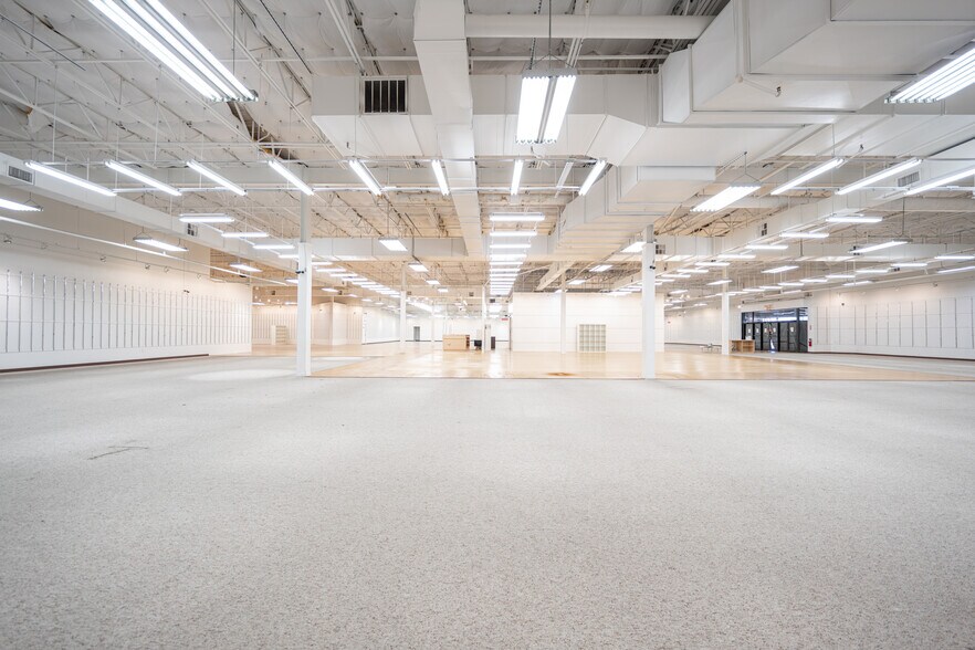 More Photos Of 3540 McCann Rd, Longview Storefront For Sale