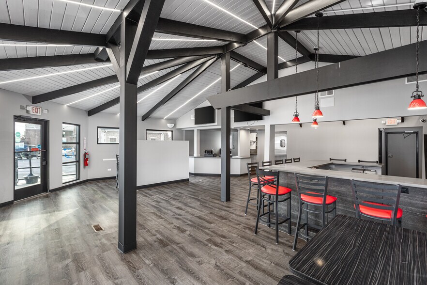 More Photos Of 9750 S Roberts Rd, Palos Hills Freestanding For Sale