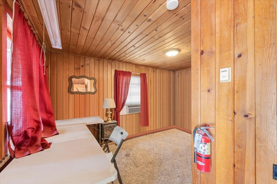 More Photos Of 1 State Hwy 108, Pinecrest Hotel For Sale