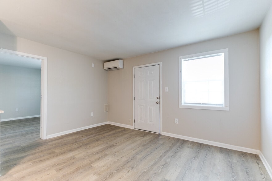 More Photos Of 37 Labrook Dr, Richmond Apartments For Sale
