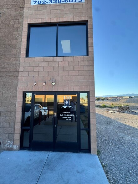 More Photos Of 6015 S Rainbow Blvd, Las Vegas Storefront Retail Office For Lease
