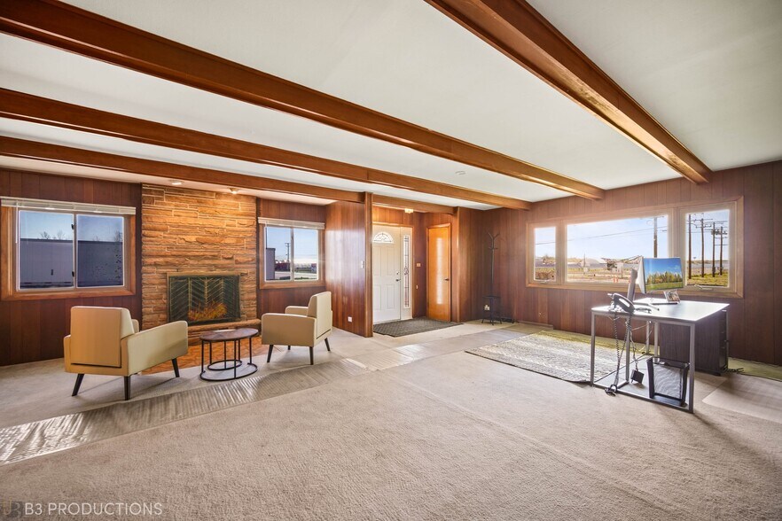 More Photos Of 1787 E Joe Orr Rd, Lynwood Warehouse For Sale