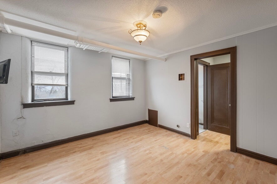 More Photos Of 487 Grand Ave, Saint Paul Apartments For Sale
