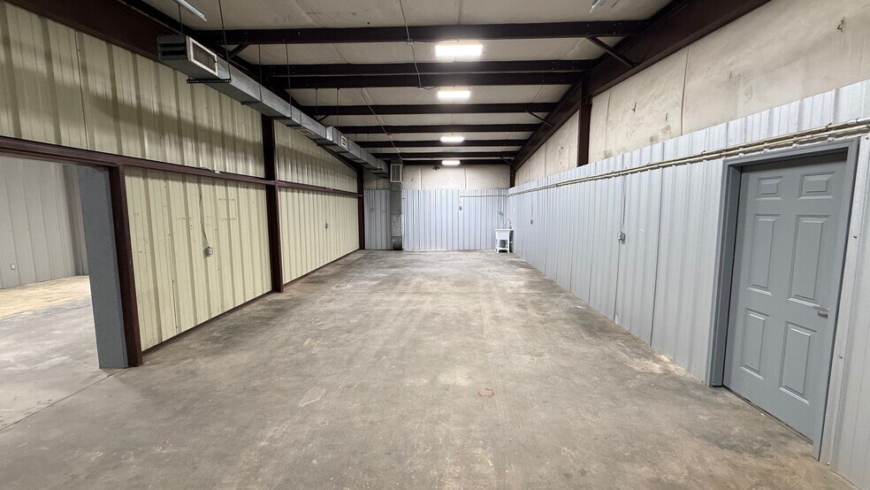 More Photos Of 4384 S Church Street Ext, Roebuck Flex For Lease