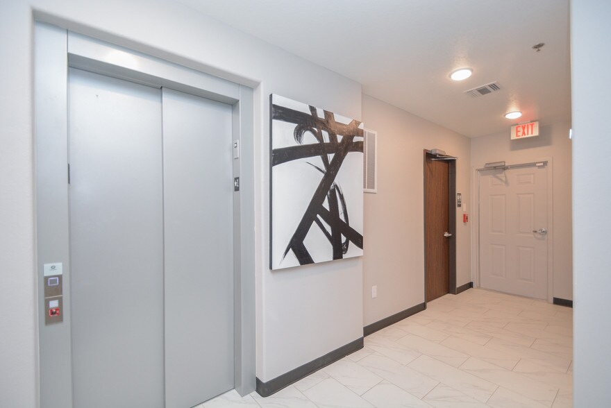 More Photos Of 6542 Greatwood Pky, Sugar Land Medical For Sale