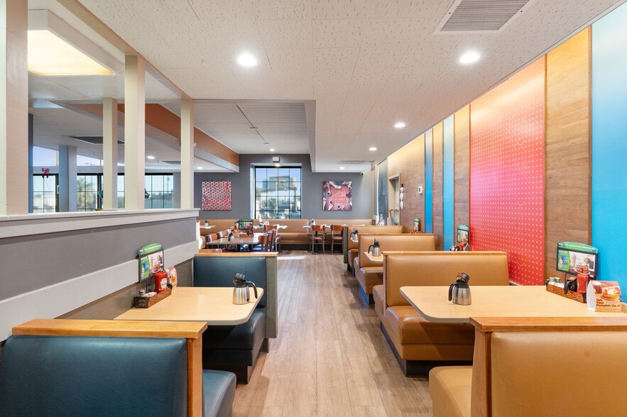 More Photos Of 4860 Boulder Hwy, Las Vegas Restaurant For Lease