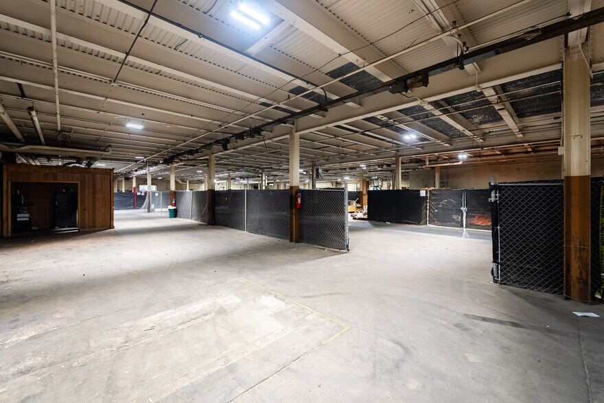 More Photos Of 1801 Rutherford Rd, Greenville Light Manufacturing For Lease