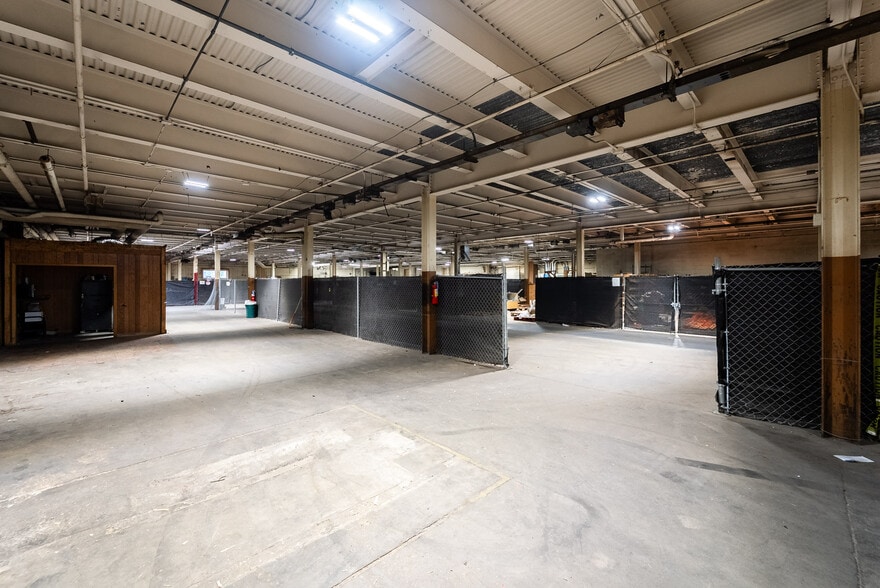 More Photos Of 1801 Rutherford Rd, Greenville Light Manufacturing For Lease