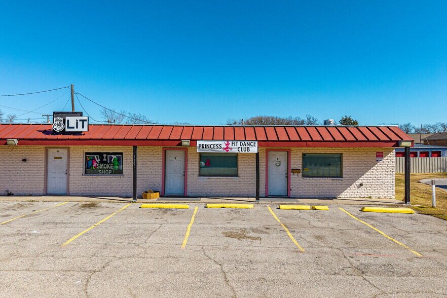 More Photos Of 3300 Shepherd Ln, Balch Springs Freestanding For Sale