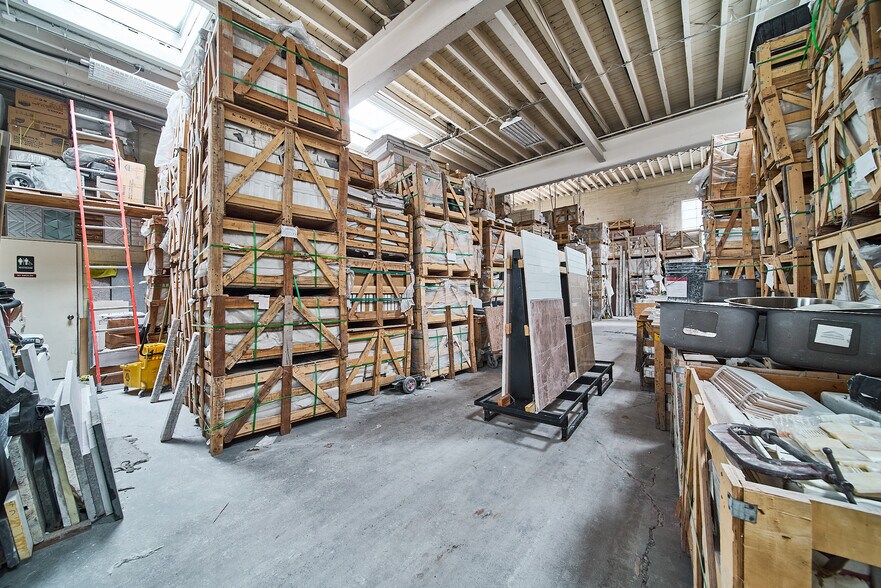 More Photos Of 2100 Jericho Tpke, Garden City Park Warehouse For Lease