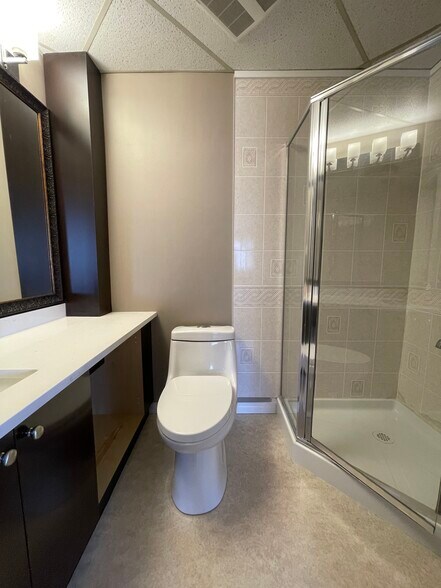 More Photos Of 8528 123rd St, Surrey Warehouse For Lease