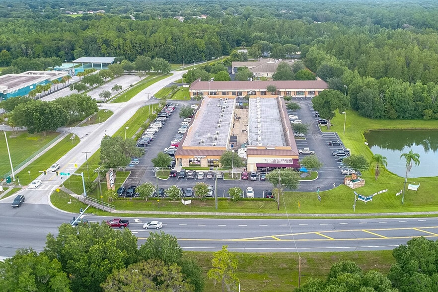 More Photos Of 4325 Lynx Paw Trail, Valrico General Retail For Lease