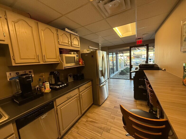 More Photos Of 402 E Southern Ave, Tempe Office For Lease