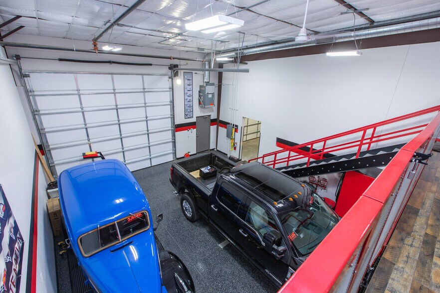 More Photos Of 450 E Willis Rd, Chandler Self Storage For Sale