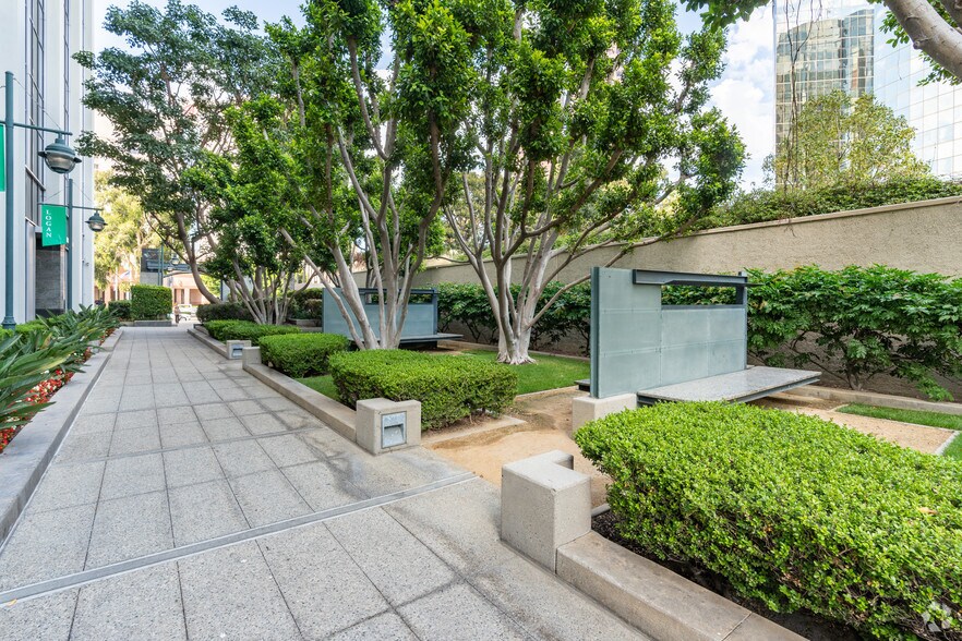 More Photos Of 400 Oceangate, Long Beach Office For Lease