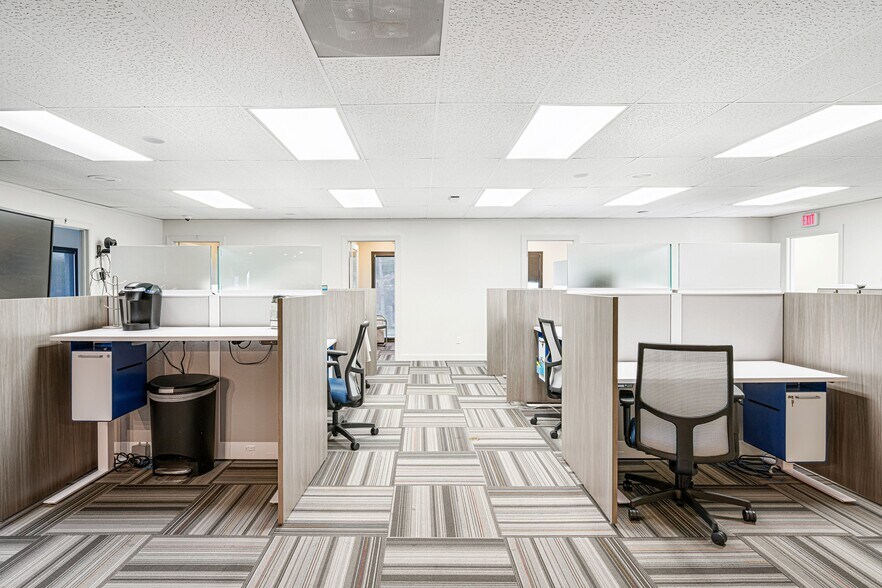 More Photos Of 5570 Murray Ave, Memphis Office For Sale