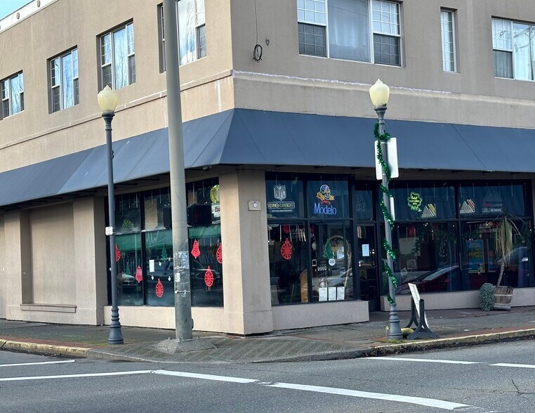 More Photos Of 295 S Broadway, Coos Bay Restaurant For Sale