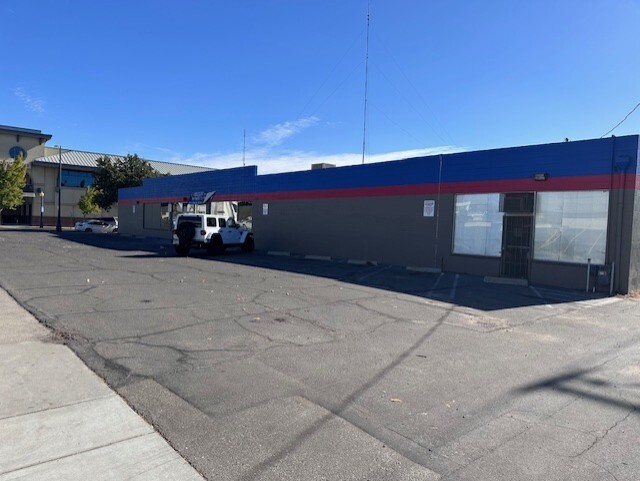 Primary Photo Of 924 G St, Modesto Freestanding For Lease