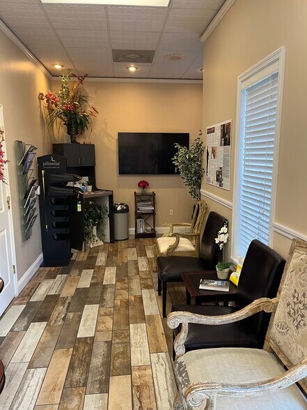 More Photos Of 14522 University Point Pl, Tampa Medical For Sale