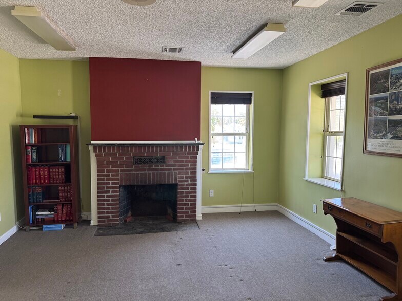 More Photos Of 353 Main St, Spotswood Office For Sale