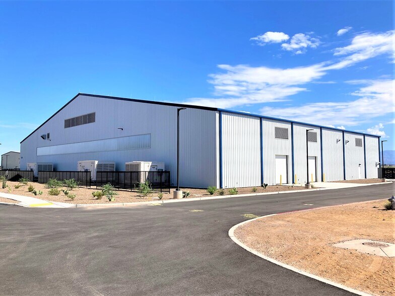 More Photos Of 1920 E Aero Park, Tucson Airplane Hangar For Lease