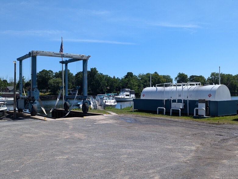 More Photos Of 9170 Horseshoe Island Rd, Clay Marina For Sale