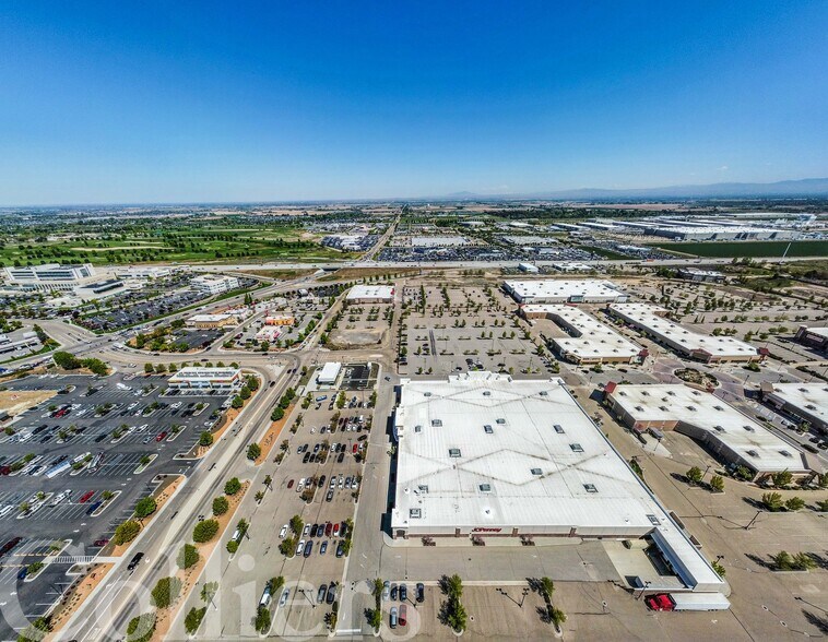 More Photos Of 1200 N Happy Valley Rd, Nampa Unknown For Lease
