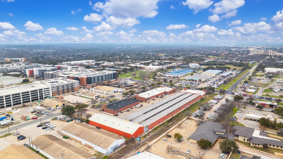 More Photos Of 4201 S Congress Ave, Austin Freestanding For Lease