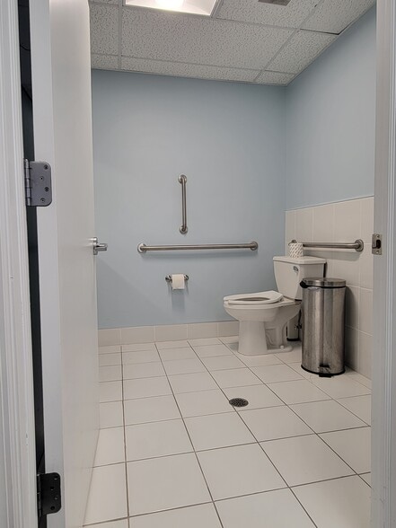 More Photos Of 26 Madison Ave, Morristown Medical For Lease