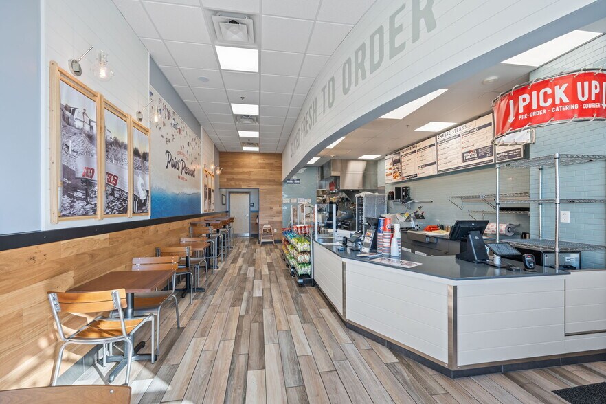 More Photos Of 281 Singing Oaks, Spring Branch Storefront For Sale